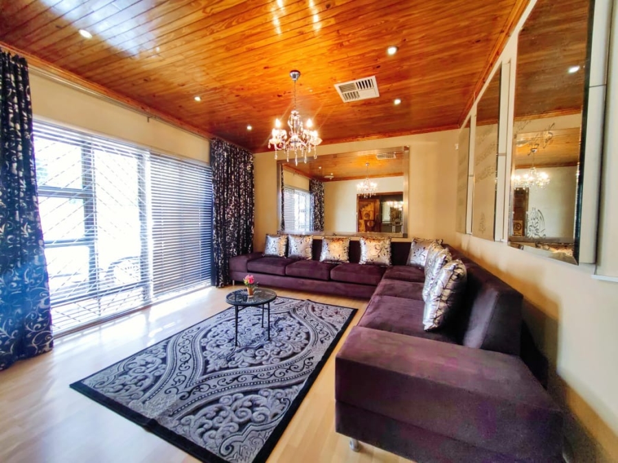 5 Bedroom Property for Sale in Van Der Hoff Park North West